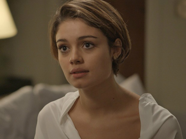 BABILÔNIA: Alice surpreende Evandro: 'Eu quero ter um filho com você!' Alice diz para Evandro que sonha em ter um filho com ele (Foto: TV Globo)