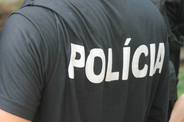 Em uma abordagem na Vila Piloto, os policias obtiveram êxito em prender três pessoas, incluindo um menor. (Foto: divulgação)