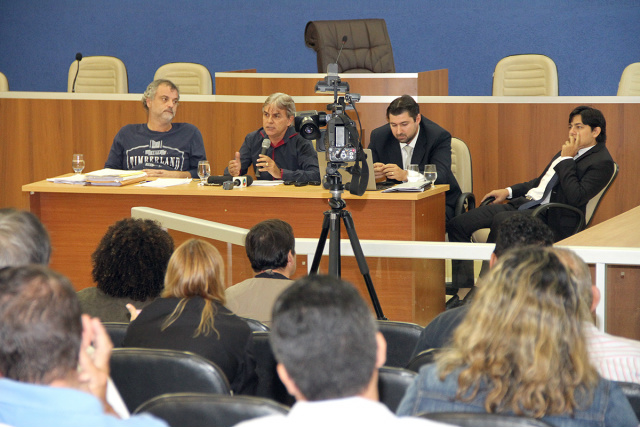 O vereador Jorginho do Gás se prontificou a responder à todas as perguntas da imprensa. (Foto: Assessoria)