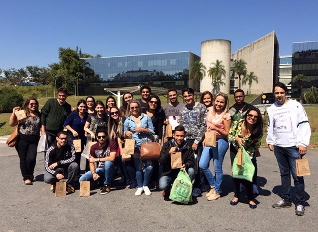 Alunos de Farmácia da AEMS visitam à Natura Acadêmicos em farmácia (Foto/Assessoria)