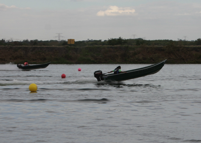 Organizadores comemoram sucesso do 10ª Arrancadão de Barcos de Jupiá Cerca de 30 pilotos competiram no domingo, em várias categorias e a premiação será entrega na noite de segunda-feira na quadra de esportes de Jupiá (Foto: Ricardo Ojeda)