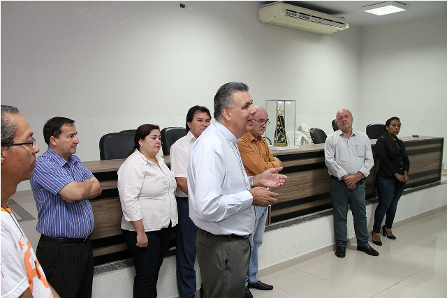 O bispo transmite mensagem aos vereadores presentes no evento. (Foto: Assessoria)