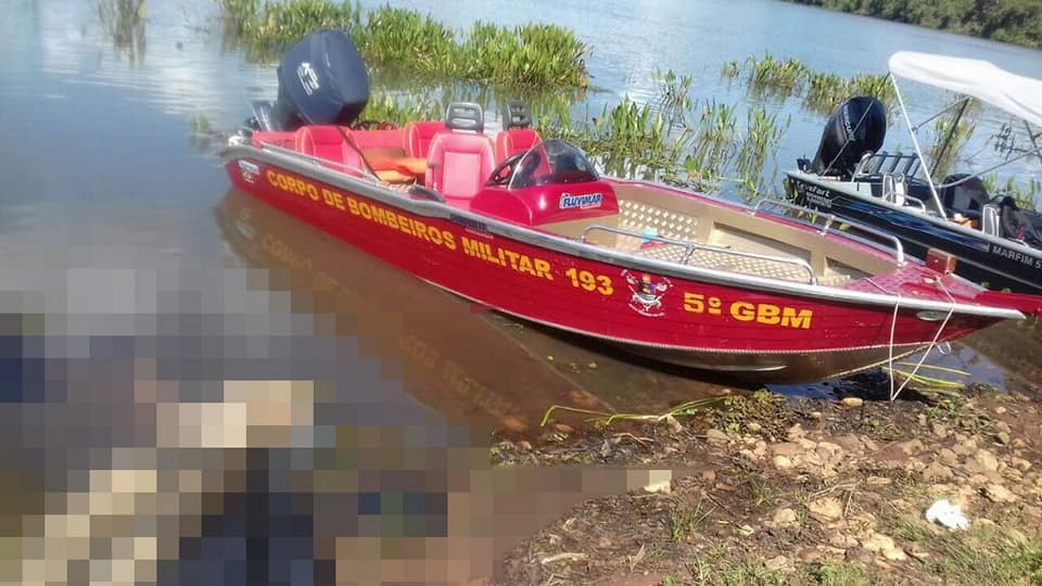 Pescadores encontram corpo com perfurações no tórax em Três Lagoas (Foto: Divulgação/ Corpo de Bombeiros).