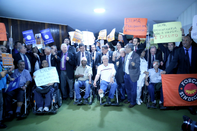 Em ato na Câmara, sindicalistas defendem pensões e aposentadorias (Assessoria)