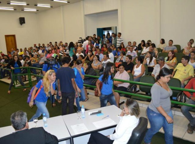 Os moradores de Ribas têm acompanhado as sessões, que ficam com plenário lotado. (foto: Rio Pardo News)