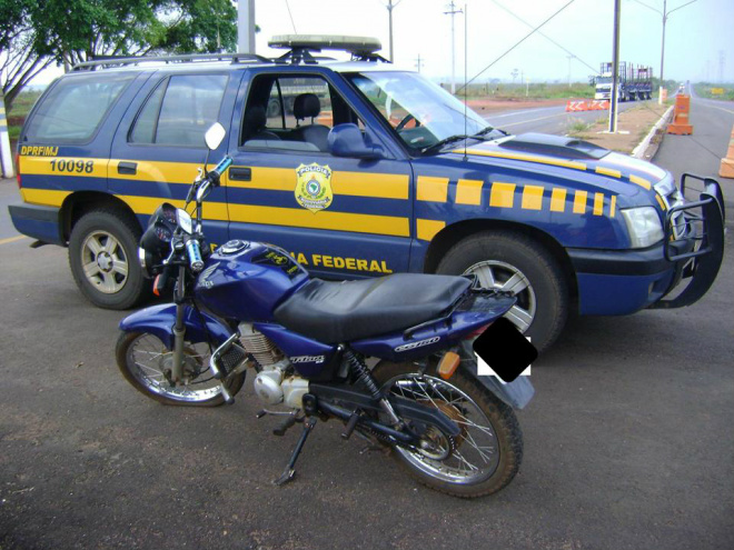A motocicleta foi furtada pelo menor em uma residência em Água Clara e que o mesmo possui extensa ficha criminal (Foto: Divulgação/Assecom)