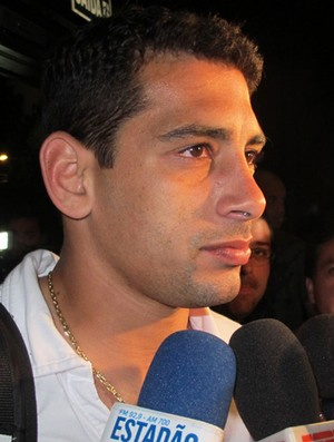 Estrela do dia, Diego Souza chega à Seleção: 'Momento é mais favorável' Diego Souza dá entrevista na chegada a Belém
(Foto: Gustavo Rotstein/Globoesporte.com)