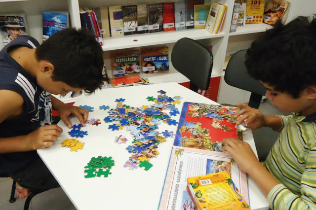 Neste ano foram implantadas nas bibliotecas da Indústria do Conhecimento novas ferramentas de aprendizagem, como os projetos Lego Zoom, que utiliza essa ferramenta como estímulo à educação (Foto: Divulgação)
