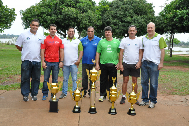 Três-lagoenses conquistam bons resultados nos JAMS As equipes representaram muito bem Três Lagoas conquistando boas colocações e trazendo troféus para o município (Foto: Divulgação/Assecom)
