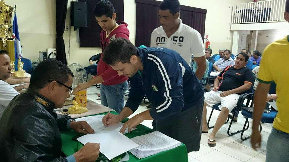Sejuvel realiza congresso técnico do Campeonato Municipal de Futebol Amador do Centenário Durante o congresso técnico foram definidos o regulamento geral do campeonato, locais de realização dos jogos e o sorteio de grupos. (Foto: Assessoria)