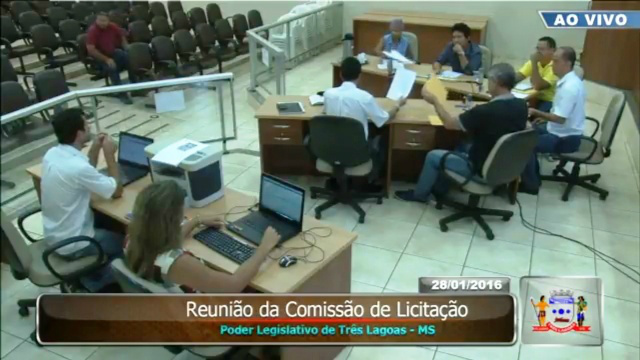 No sentido de dar mais transparências às atividades do legislativo, as reuniões da Comissão de Licitação é transmitida ao vivo pela internet e pode ser acompanhada pelo portal da câmara (Foto: Reprodução) 