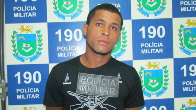 PM prende foragido com drogas na rodoviária Murilo Inácio Viana Piaui de 22 anos carregava um invólucro de cocaína (Foto: Divulgação)