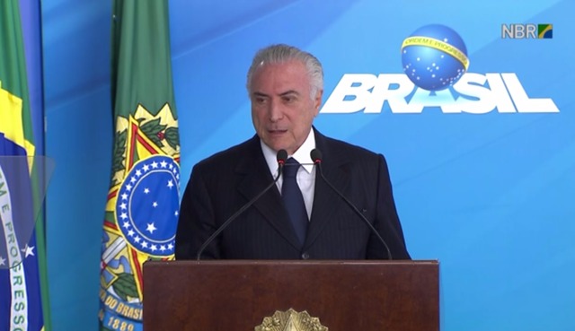 Temer assina decreto que reconhece supermercados como atividade essencial A legislação que reconhece as atividades essenciais da economia brasileira não mencionava os supermercados, (Arquivo / Perfil News)