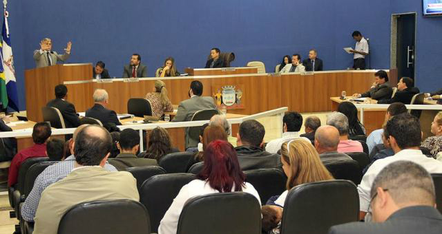 Sessão aconteceu ontem, terça-feira (12), onde o público presente acompanhou o trabalho dos vereadores. (Foto: Assessoria)
