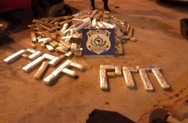Polícia de Água Clara apreende maconha em veículos Entorpecente estava ocultado em um dos veículos (Foto: Divulgação)
