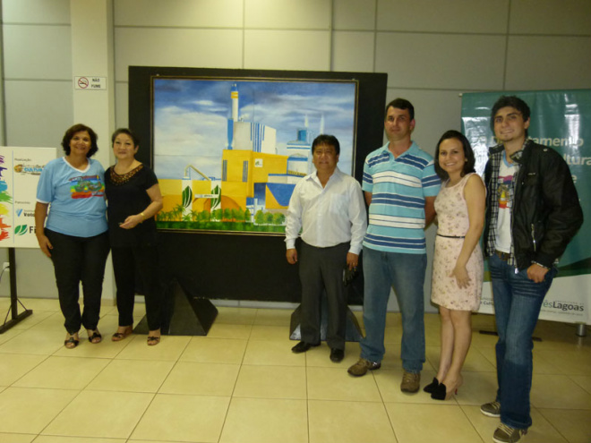 Exposição em placa de celulose retrata progresso industrial de Três Lagoas A exposição “Três Lagoas, da Celulose ao Progresso”, permanece aberta ao público no hall da Biblioteca Municipal Rosário Congro até o dia 31 de outubro (Foto: Divlgação/Assecom)
