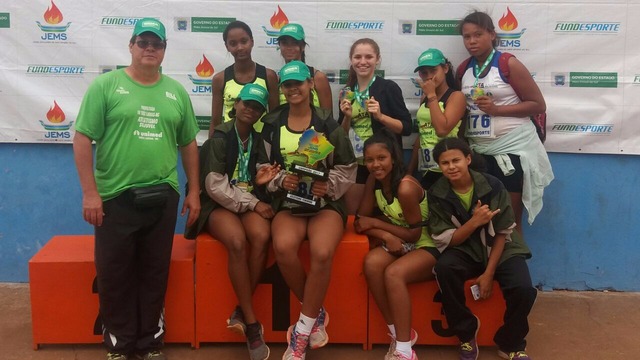 As atletas Kawane, Lívia, Suellen, Marciely, Kayllane conquistaram vaga na etapa nacional dos Jogos Escolares (Foto/Assessoria)