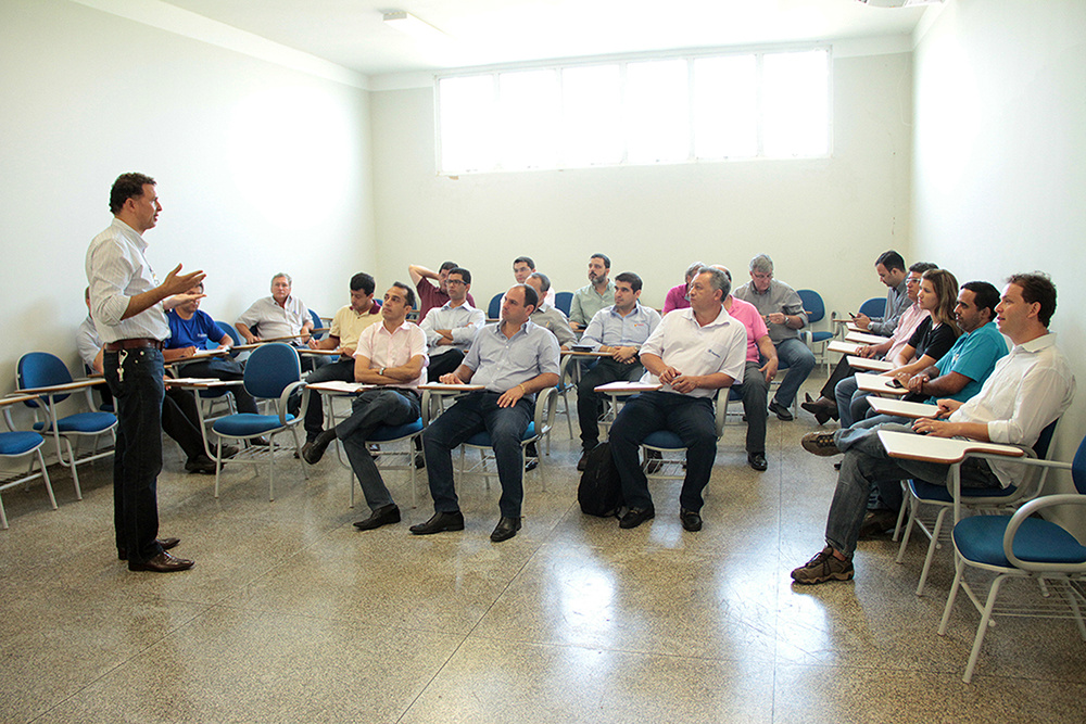 Empresários reúnem-se para discutir demandas do setor (FOTO: Assessoria)