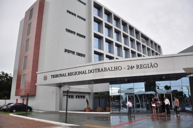 Estágio do TRT com remuneração de R$ 950 recebe inscrições até dia 14 Prédio do TRT em Campo Grande (Foto: João Garrigó/Arquivo)