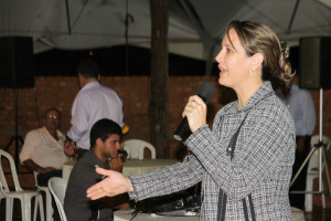 Durante o I Fórum de Sustentabilidade, a advogada Samanta Pineda discorreu sobre o novo Código Florestal Brasileiro (Foto: Ricardo Ojeda)