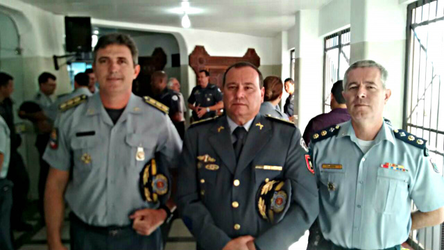 Ten. Coronel José Aparecido de Moraes, à direita, durante a solenidade em Andradina (Foto: Assessoria)