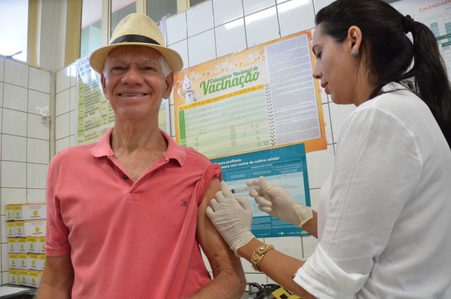 Mais de 7 mil pessoas já foram vacinadas contra a gripe em Três Lagoas Mais de 7 mil pessoas já foram vacinadas contra a gripe em Três Lagoas