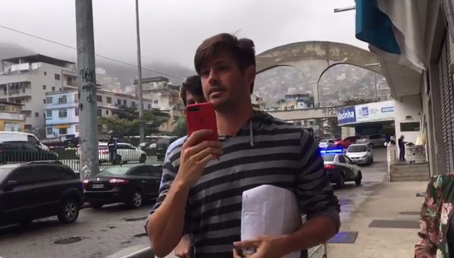 Dado Dolabella é preso por não pagar pensão alimentícia Dado Dolabella chega à delegacia do Rio (Foto: Patricia Teixeira/ G1)