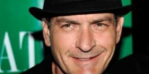 Charlie Sheen faz acordo milionário com a Warner Ator deve receber cerca de R$ 40 milhões em acordo com empresa