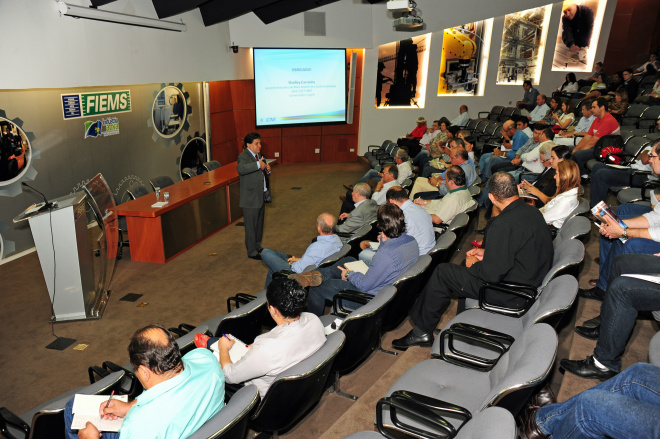 Durante a abertura Isaías Bernardini, destacou que a intenção da indústria é colaborar com sugestões de melhorias nos processos de licenciamento ambiental (Foto: Divulgação/Assecom)