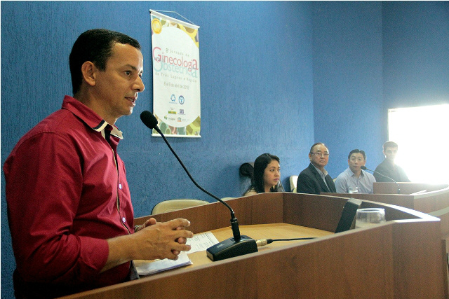 Presidente da Comissão Temporária ouve gerente regional da Sanesul São apuradas possíveis irregularidades na restauração asfáltica em obras de expansão, reparos e manutenção, da rede de água e esgoto. (Foto: Assessoria)