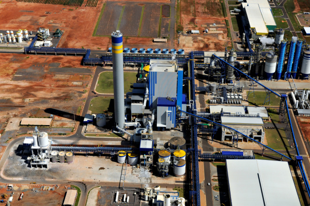 Fibria vai investir R$ 7,7 bilhões na nova linha de produção anunciada hoje Inaugurada em março de 2009, a unidade da Fibria foi pioneira em desenvolver a indústria de celulose em Três Lagoas (Foto: Assessoria)