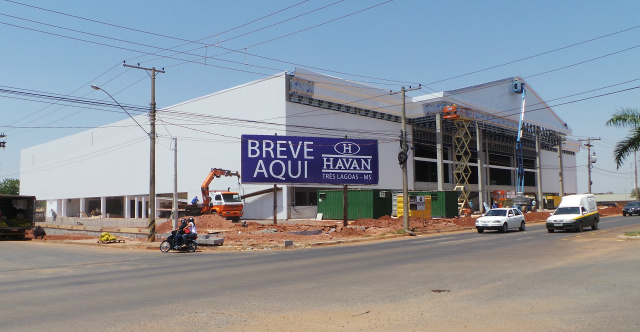 A construção do empreendimento localizada na Avenida Ranulpho Marques Leal foi edificada em tempo recorde (Foto: Ricardo Ojeda)