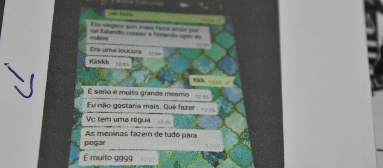 Adolescente entregaram as mensagens para a polícia (Foto: Divulgação/Polícia Civil)
