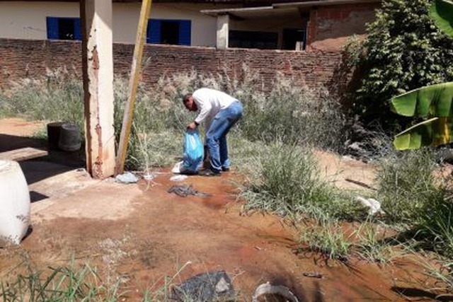 Moradores de Arapuá são visitados por equipes de Agentes de Endemias