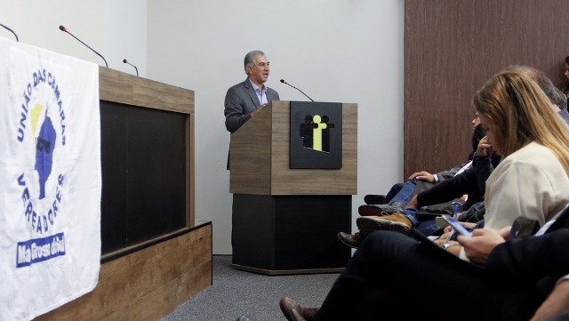  Reinaldo discursa no seminário na Assomasul (Fotos: Edson Ribeiro) 