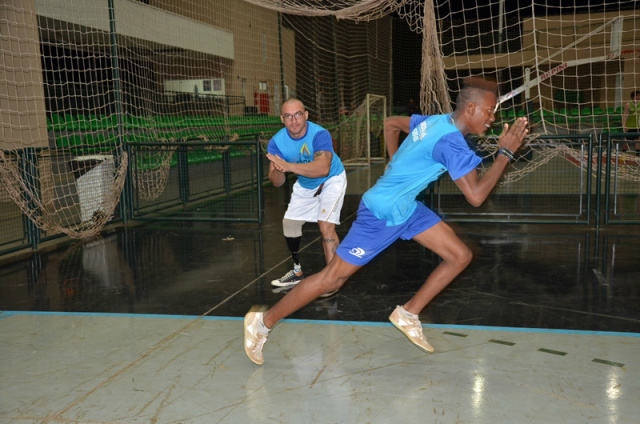 Atletas do projeto Esporte Adaptado destacam-se em competições O projeto conta com a participação de 25 paraesportistas, que praticam bocha, atletismo, tênis de mesa e o soccer ball. (Foto: Assessoria)