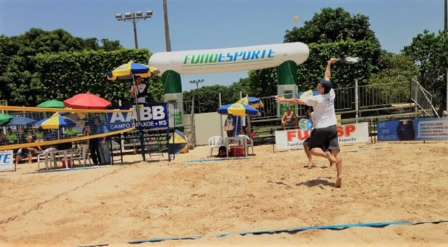 Game pantaneiro de beach tennis promete movimentar as areias no fim de semana Foto: Divulgação
