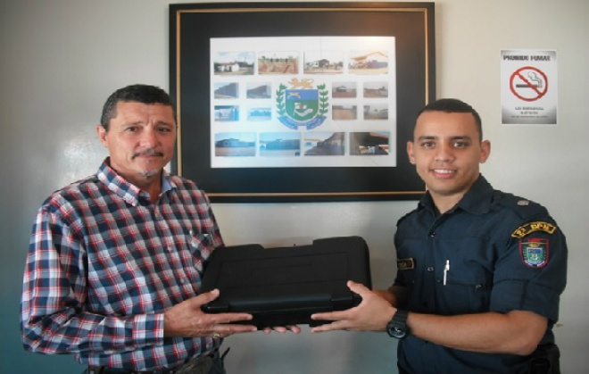 Polícia Militar de Água Clara recebe Decibelímetro O Decibelímetro auxiliará os trabalhos da PM na cidade (Foto: Água Clara News)