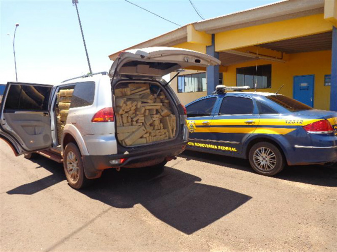 Polícia apreende 1,5 tonelada de maconha na rodovia BR-163 O veículo carregado com a droga havia sido roubado em SP (Foto: Divulgação)