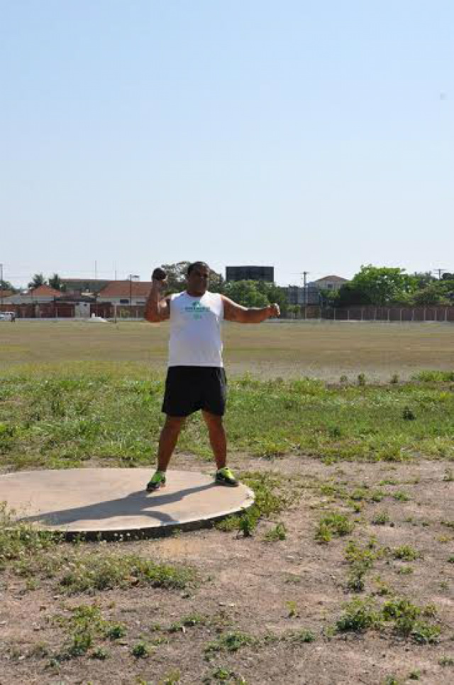 Atleta de Três Lagoas se destaca no lançamento de disco e arremesso de peso Já pensando na próxima temporada, Gustavo deve retomar os treinos agora em novembro (Foto: Divulgação)