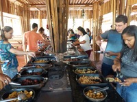 Rancho da Tilápia tem comida caseira em fogão à lenha. (Foto: Divulgação)