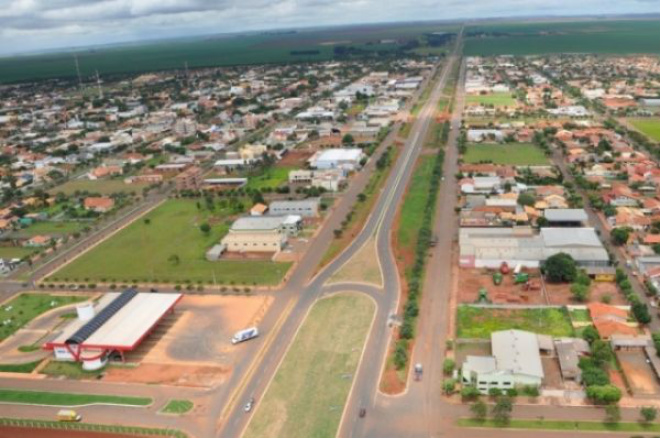 Chapadão do Sul comemora 26 anos nesta quarta-feira Chapadão do Sul tem 21 mil habitantes e começou a ser povoado na década de 70 (Foto: Assomasul)