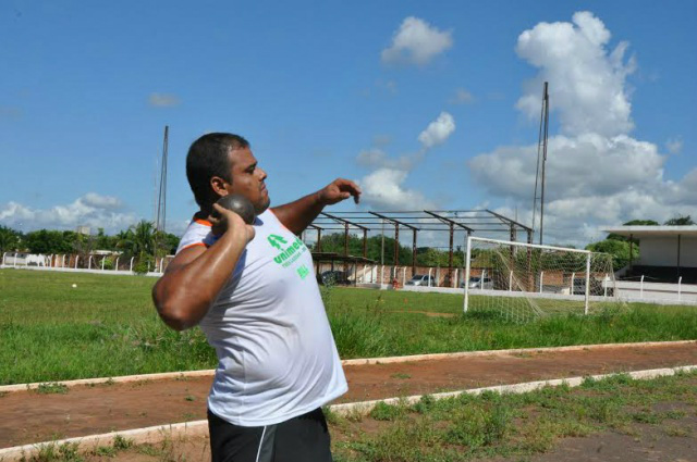 atualmente Gustavo ocupa a terceira melhor marca do Brasil em arremesso de peso. (foto:  Divulgação)