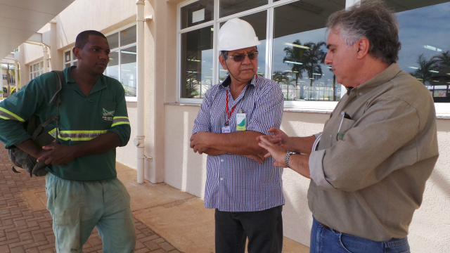 Qualificação e determinação alicerçam candidatos para vagas de trabalho na Eldorado Além de cargos técnicos, a empresa oferece outras vagas de trabalho no setor da construção do Projeto Vanguarda 2.0, porém a prioridade de contratação é para candidatos de Três Lagoas, como é o caso do colaborador que ilustra a foto (Foto: Patrícia Miranda)