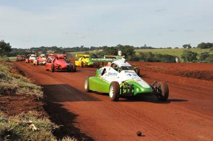 Pilotos de Mato Grosso e da Bahia vencem o Campeonato Brasileiro Cerca de 30 pilotos de várias partes do país participaram desta etapa disputada em Campo Grande (Foto: Divulgação)