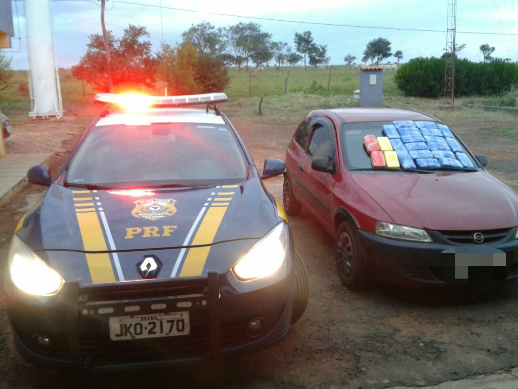 PRF apreende 23 kg de cocaína na BR-158 em Paranaíba 23 kg de cocaína apreendidos no km 89 da BR-158. (Foto: Assessoria)
