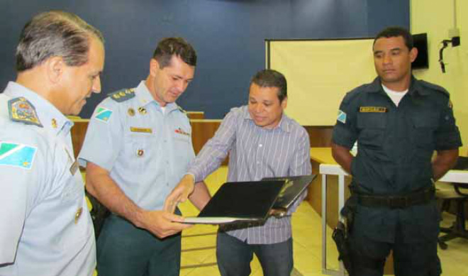 Policiais militares de Três Lagoas são homenageados pelo comando geral da PM O evento aconteceu no no plenário da Câmara Municipal (Foto: Divulgação/Assecom)