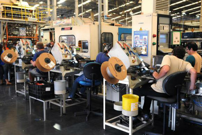 Produção industrial cai em 11 dos 14 locais pesquisados, diz IBGE Produção industrial registrou queda de 2,5%. Maior recuo foi na Bahia e no Amazonas (Imagem: reprodução). (Foto: Divulgação)