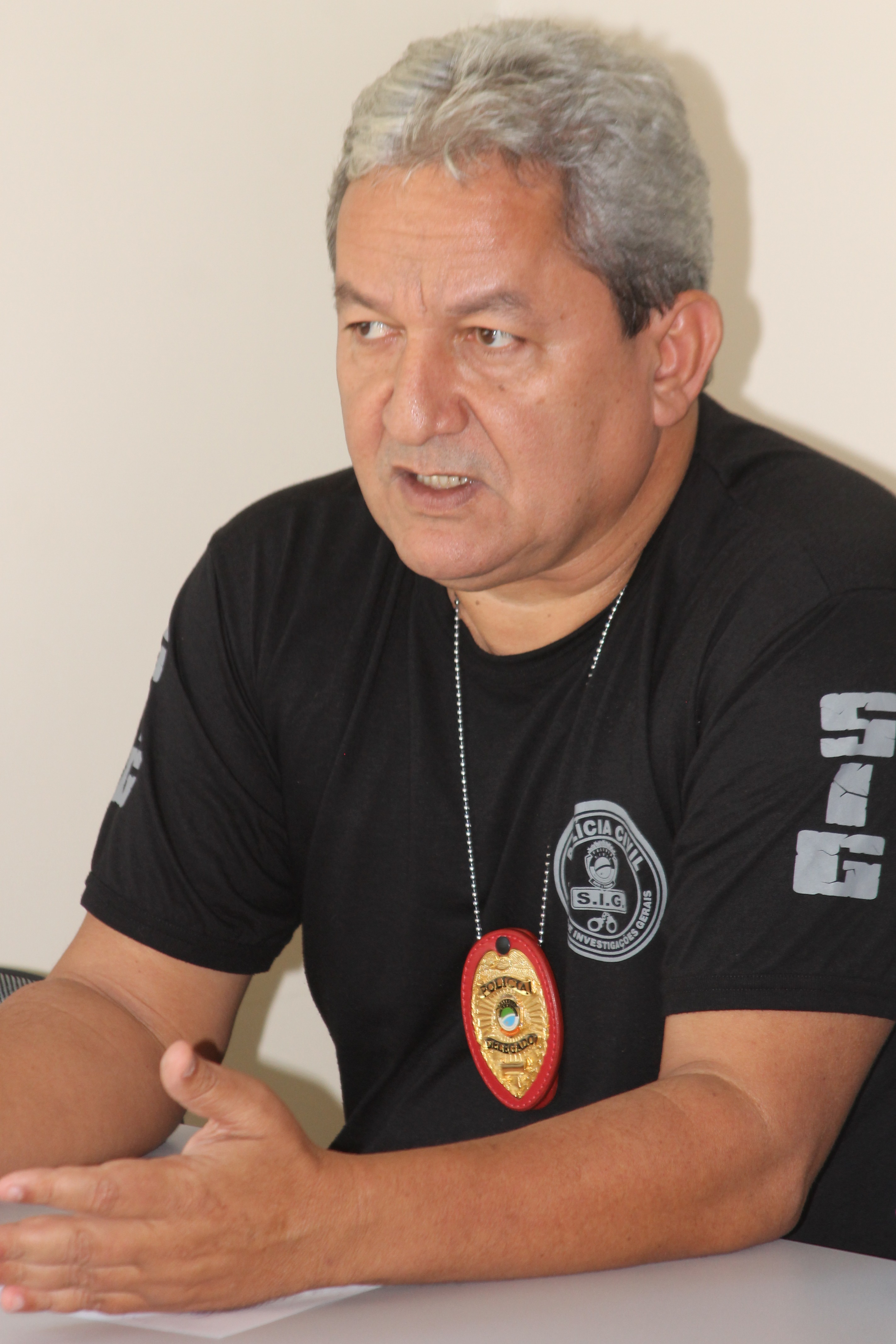 Morte de três-lagoense foi ‘encomendada’ por mãe de criança que ele estuprou Delegado Ailton Pereira de Freitas. (Foto: Lucas Gustavo/Perfil News).
