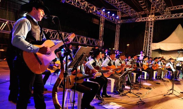 Orquestra Municipal de Violeiros faz Ensaio Aberto na Praça Ramez Tebet hoje, sexta, às 19h30 (foto: Divulgação)